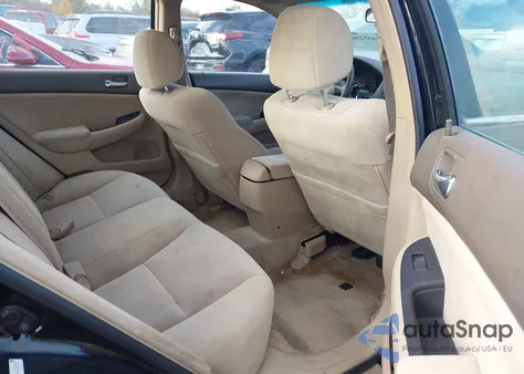 2004 Honda Accord 2.4 Lx z USA, uszkodzony, nr VIN 1HGCM56364A157209